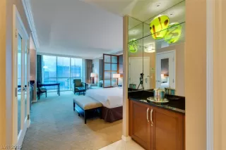 Photo #2: 2119291 Listing