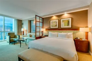 Photo #4: 2119291 Listing