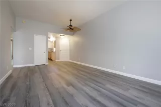 Photo #4: 2119342 Listing 