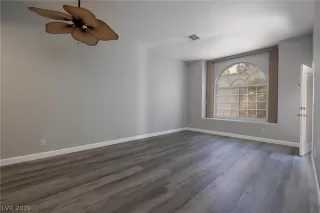 Photo #5: 2119342 Listing 