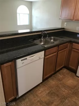 Photo #1: 2119388 Listing 