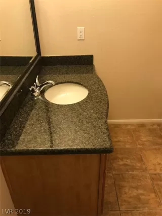 Photo #5: 2119388 Listing 