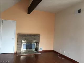 Photo #3: 2119408 Listing