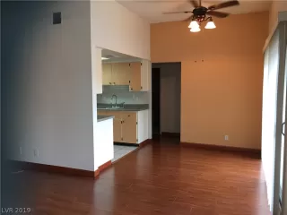 Photo #4: 2119408 Listing