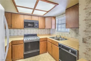 Photo #6: 2119424 Listing 