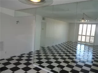 Photo #1: 2119537 Listing