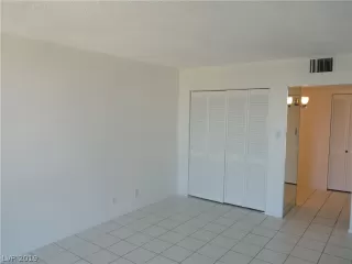 Photo #5: 2119537 Listing