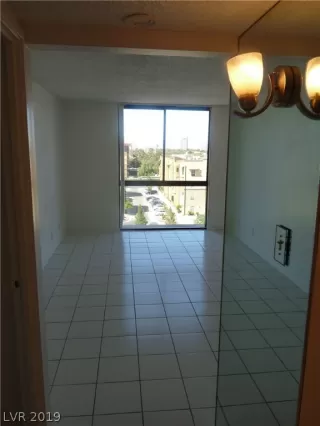Photo #6: 2119537 Listing