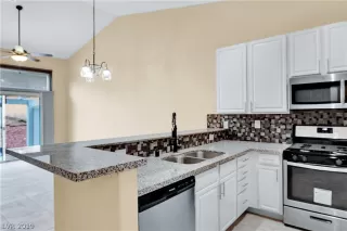 Photo #6: 2119583 Listing