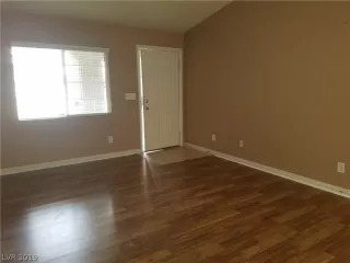 Photo #3: 2119648 Listing 