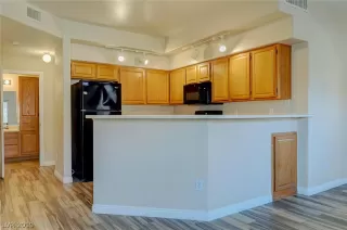 Photo #3: 2119800 Listing