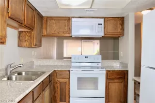 Photo #2: 2119804 Listing