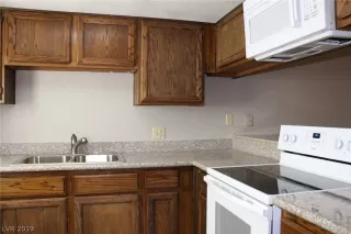 Photo #4: 2119804 Listing