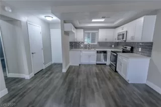 Photo #2: 2119813 Listing