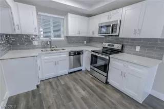 Photo #3: 2119813 Listing