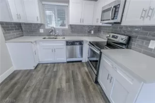 Photo #4: 2119813 Listing