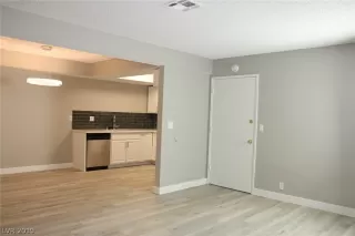 Photo #2: 2119819 Listing