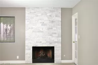 Photo #3: 2119819 Listing