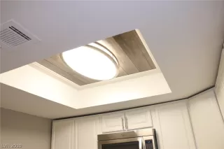 Photo #6: 2119819 Listing