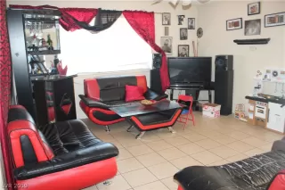 Photo #3: 2119823 Listing