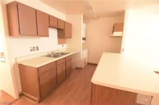 Photo #4: 2119834 Listing