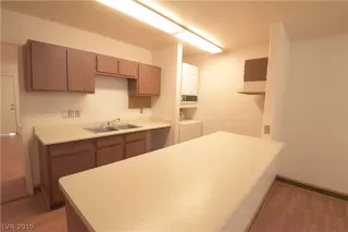 Photo #5: 2119834 Listing