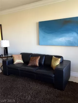 Photo #4: 2119867 Listing