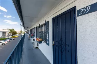 Photo #2: 2119918 Listing 