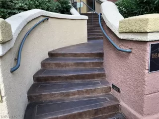 Photo #1: 2119969 Listing 