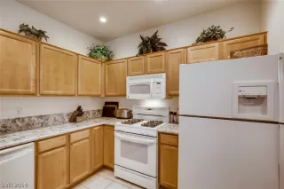 Photo #2: 2120051 Listing