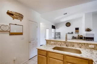 Photo #3: 2120051 Listing