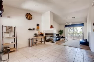 Photo #5: 2120051 Listing