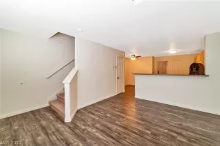 Photo #2: 2120173 Listing