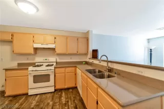 Photo #3: 2120173 Listing