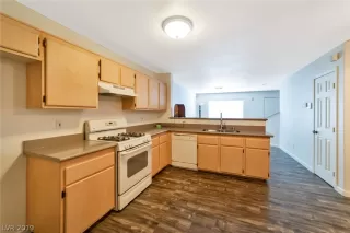 Photo #4: 2120173 Listing