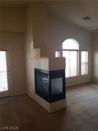 Photo #4: 2120184 Listing 