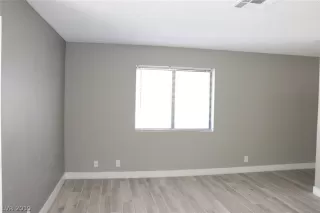 Photo #4: 2120186 Listing