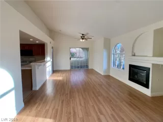 Photo #5: 2120237 Listing