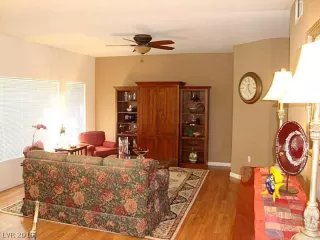 Photo #3: 2120247 Listing 