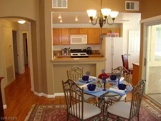Photo #5: 2120247 Listing 