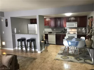 Photo #4: 2120266 Listing