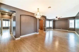 Photo #6: 2120271 Listing