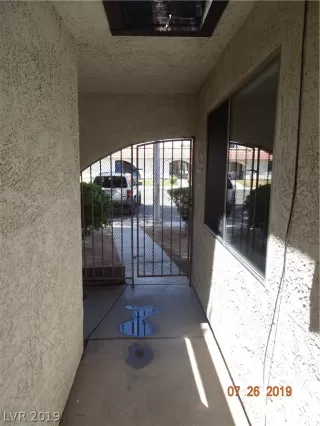 Photo #3: 2120338 Listing 