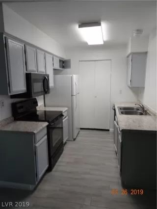 Photo #6: 2120338 Listing 