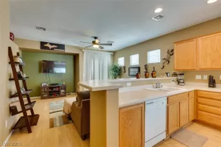 Photo #3: 2120341 Listing