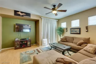 Photo #4: 2120341 Listing