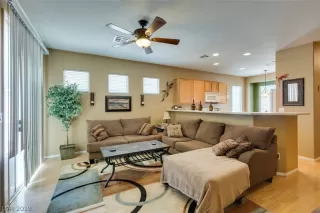 Photo #5: 2120341 Listing