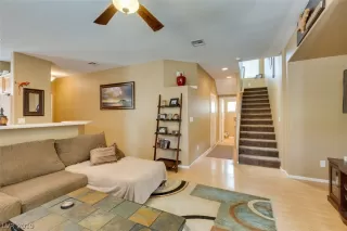 Photo #6: 2120341 Listing