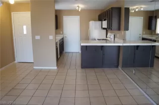 Photo #4: 2120351 Listing 