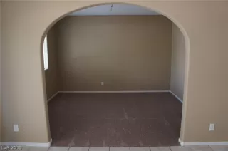 Photo #5: 2120351 Listing 